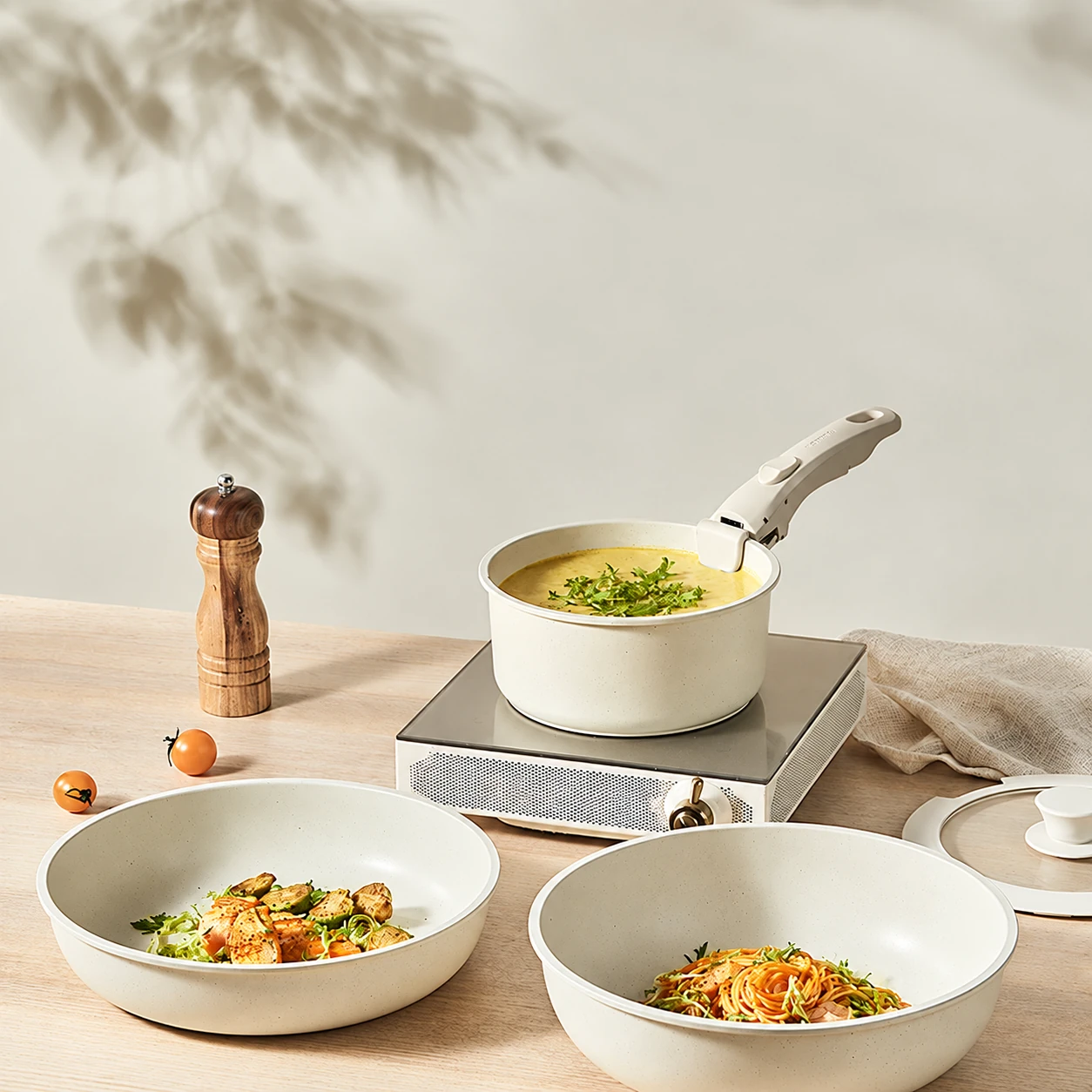 Ivory detachable pans in use